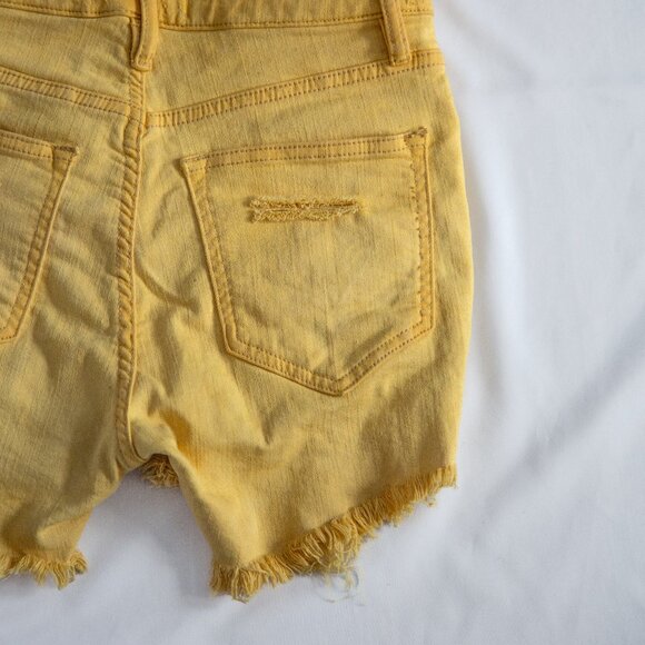 We The Free • US 25 • Mid-Rise Shorts • Soft Yellow - Picture 10 of 13